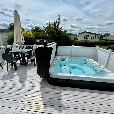 Paws Lodge, Hot Tub, Pet Friendly South Cerney Extérieur photo