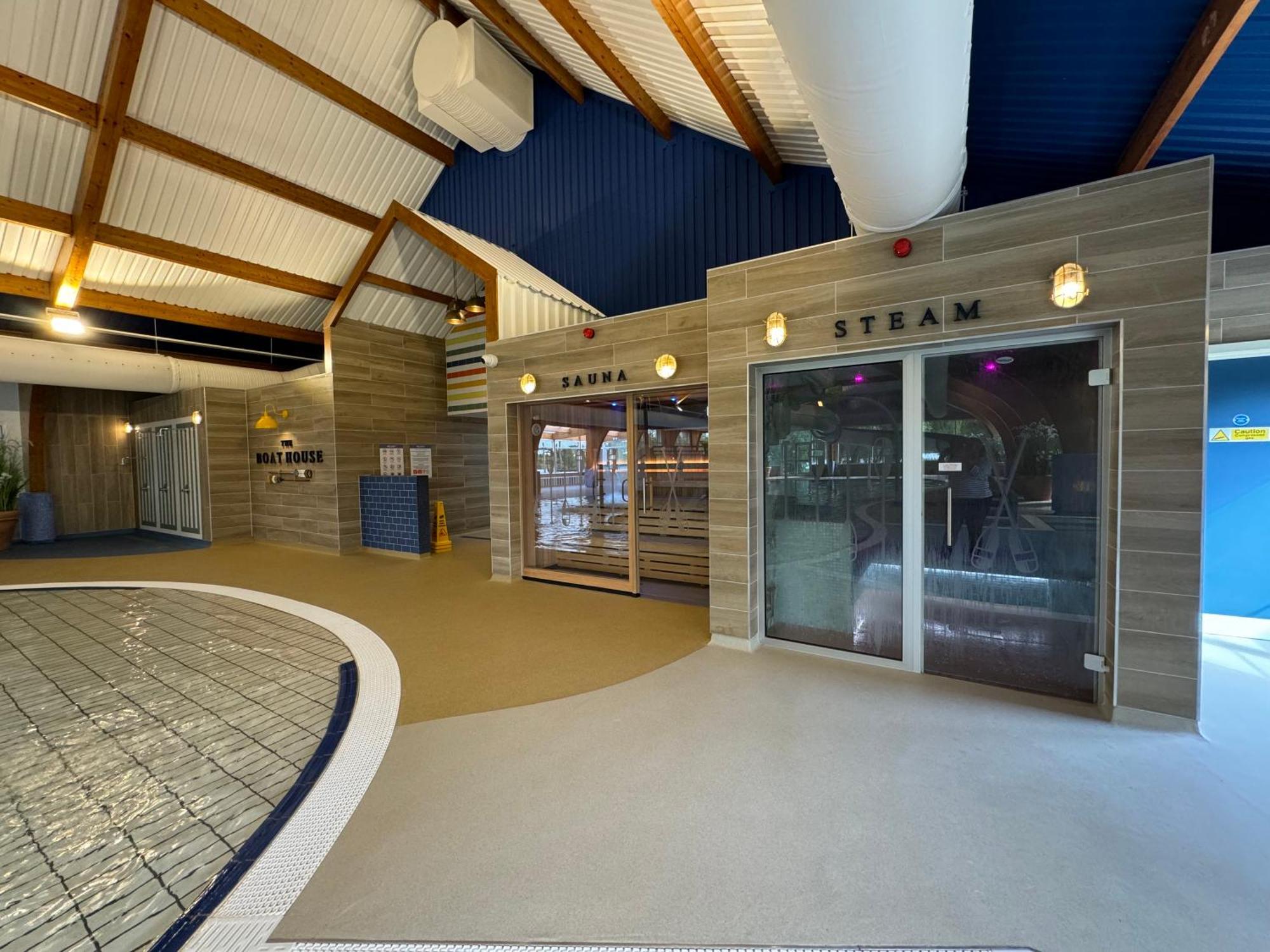 Paws Lodge, Hot Tub, Pet Friendly South Cerney Extérieur photo