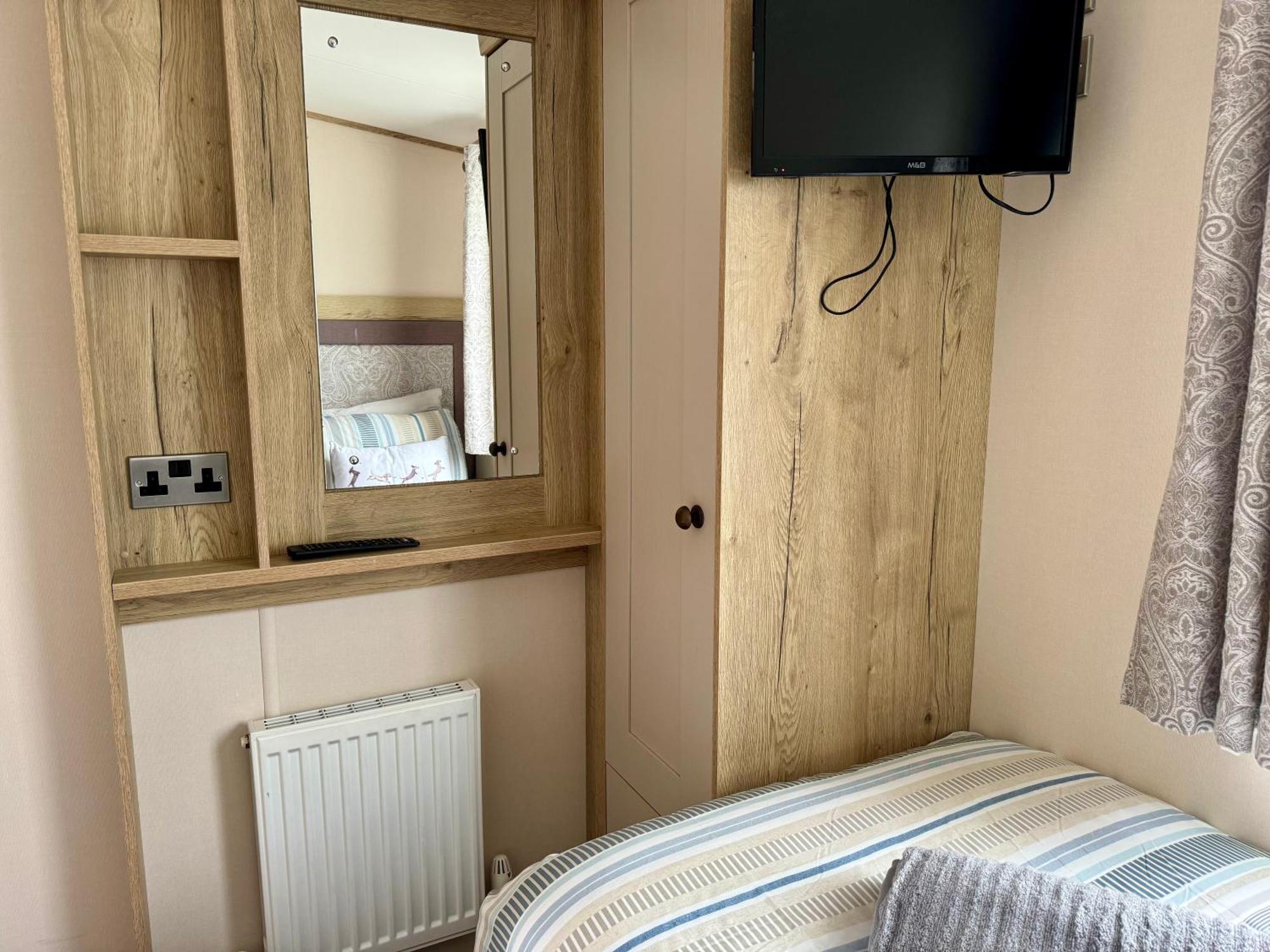 Paws Lodge, Hot Tub, Pet Friendly South Cerney Extérieur photo