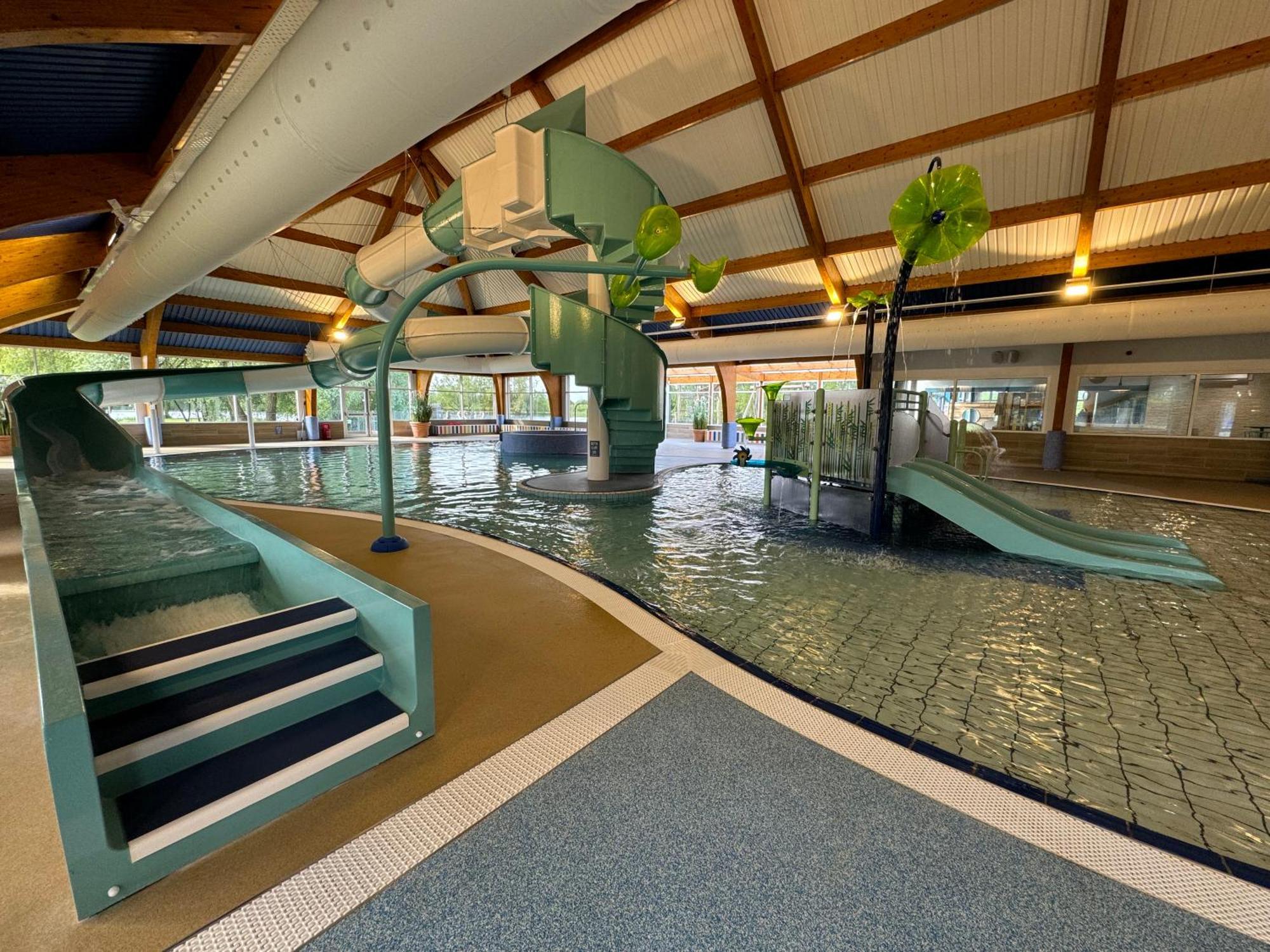 Paws Lodge, Hot Tub, Pet Friendly South Cerney Extérieur photo