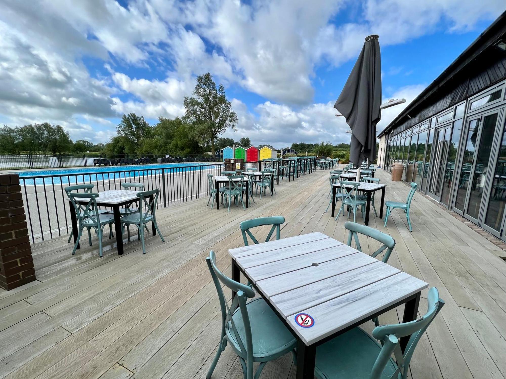 Paws Lodge, Hot Tub, Pet Friendly South Cerney Extérieur photo